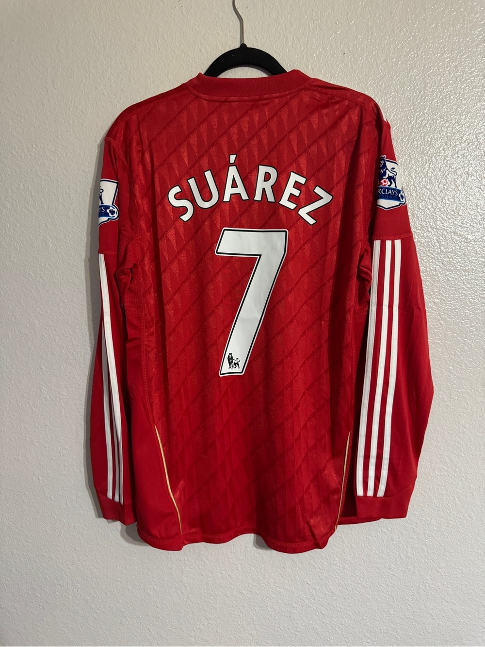 Vintage Liverpool 2011/2012 Luis Suarez EPL home red long sleeve soccer jersey - Picture 1 of 4